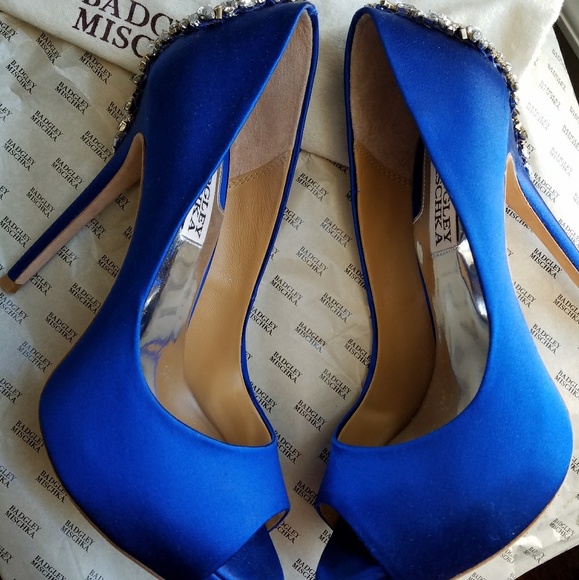 Badgley Mischka Kiara embellished peep toe pumps - Picture 4 of 7